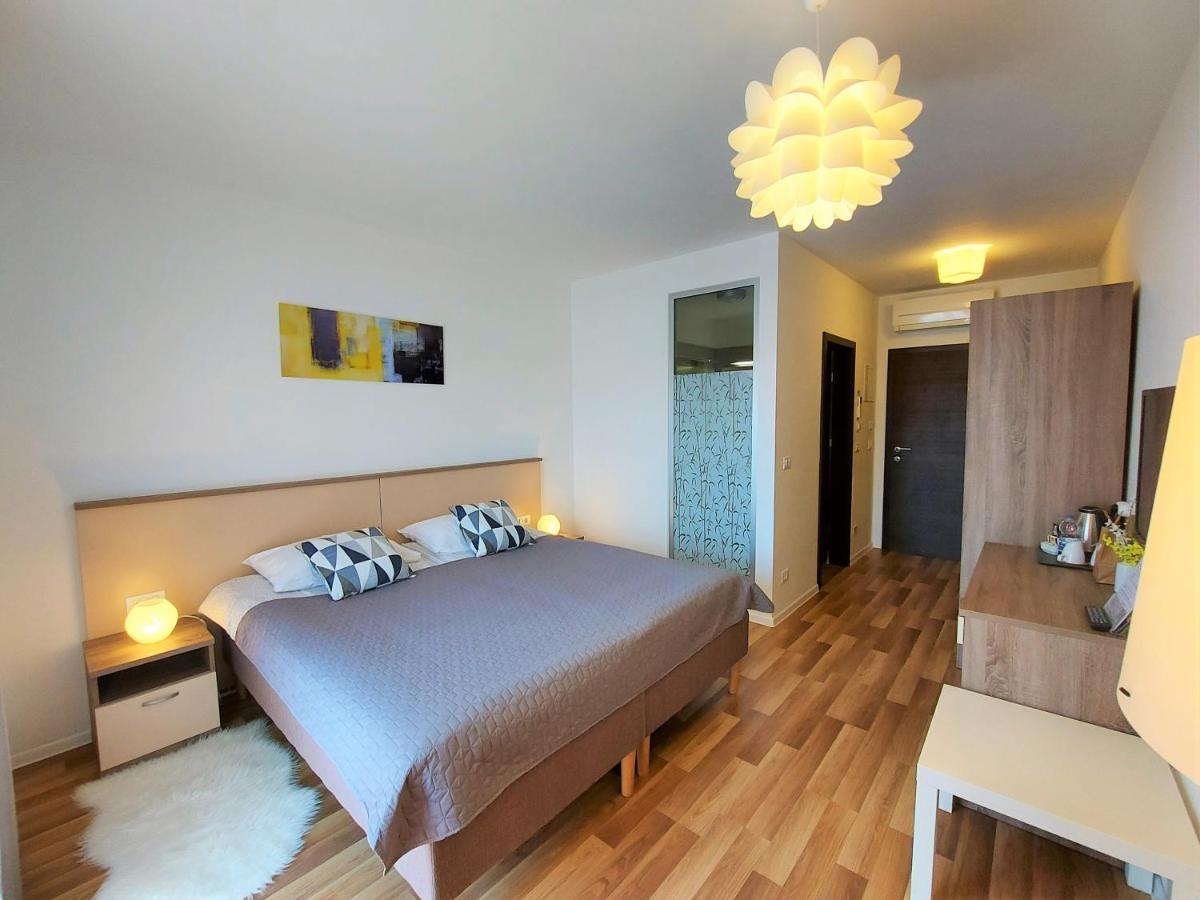 באלה Rooms And Apartments Istrasoley מראה חיצוני תמונה