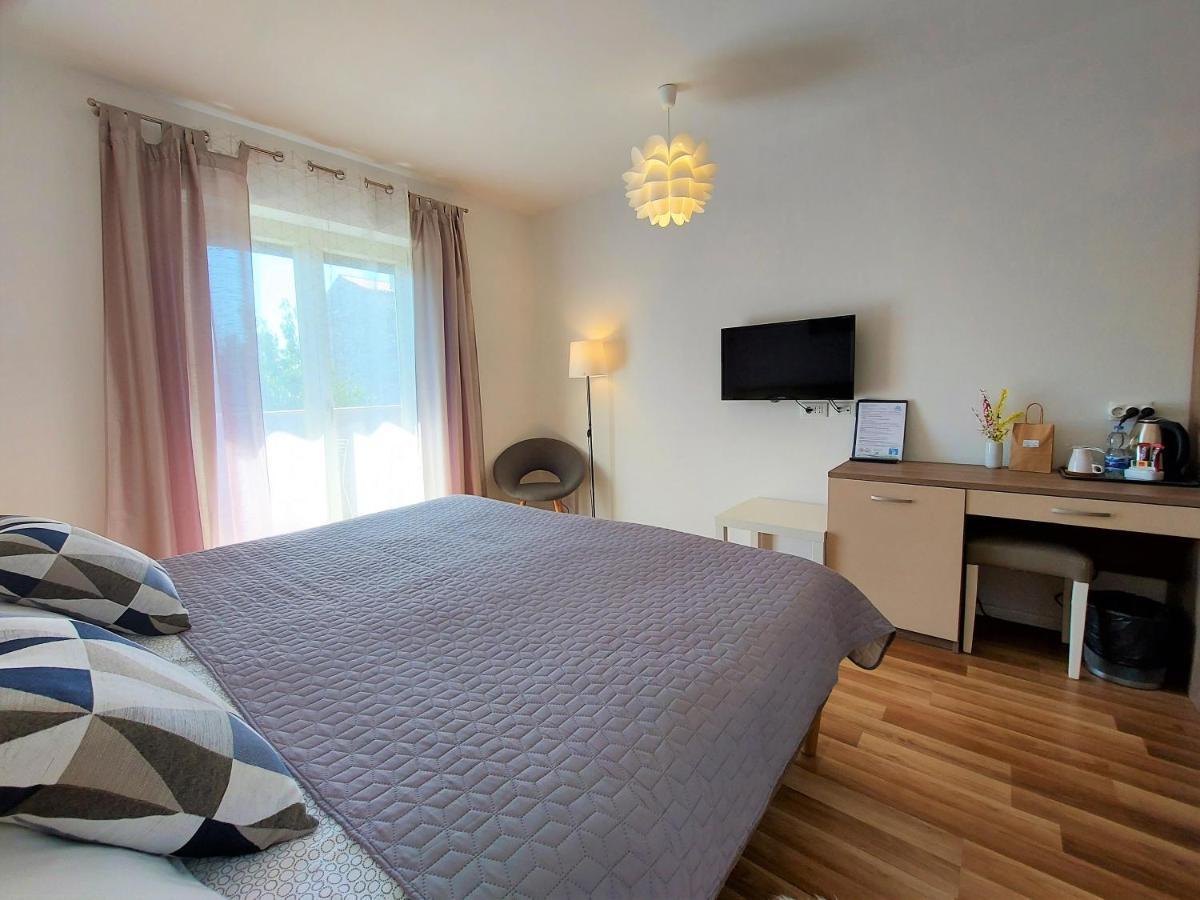 באלה Rooms And Apartments Istrasoley מראה חיצוני תמונה
