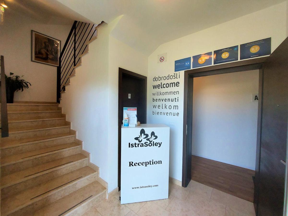 באלה Rooms And Apartments Istrasoley מראה חיצוני תמונה
