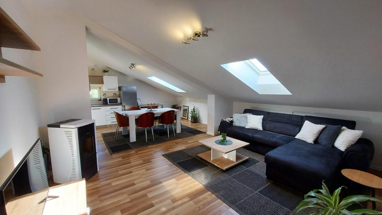 באלה Rooms And Apartments Istrasoley מראה חיצוני תמונה