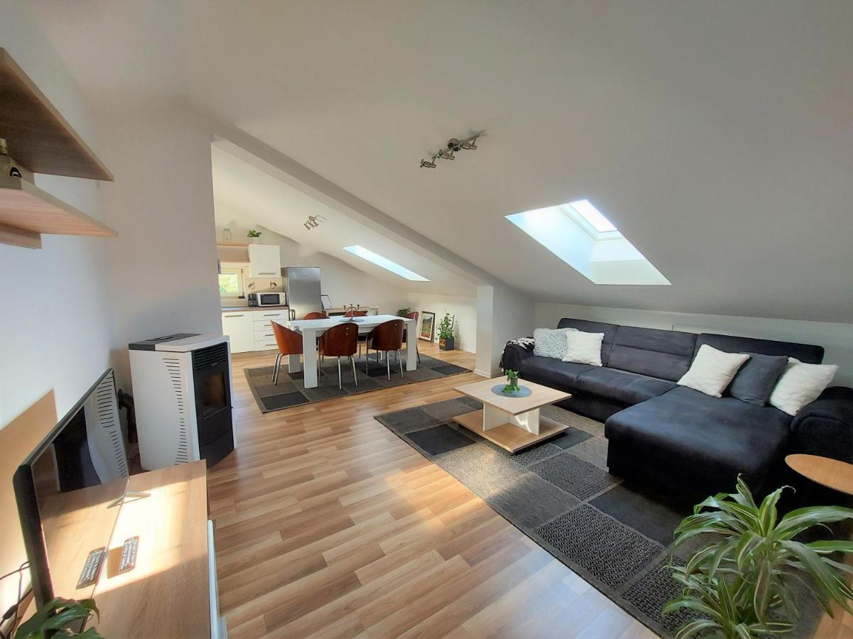 באלה Rooms And Apartments Istrasoley מראה חיצוני תמונה